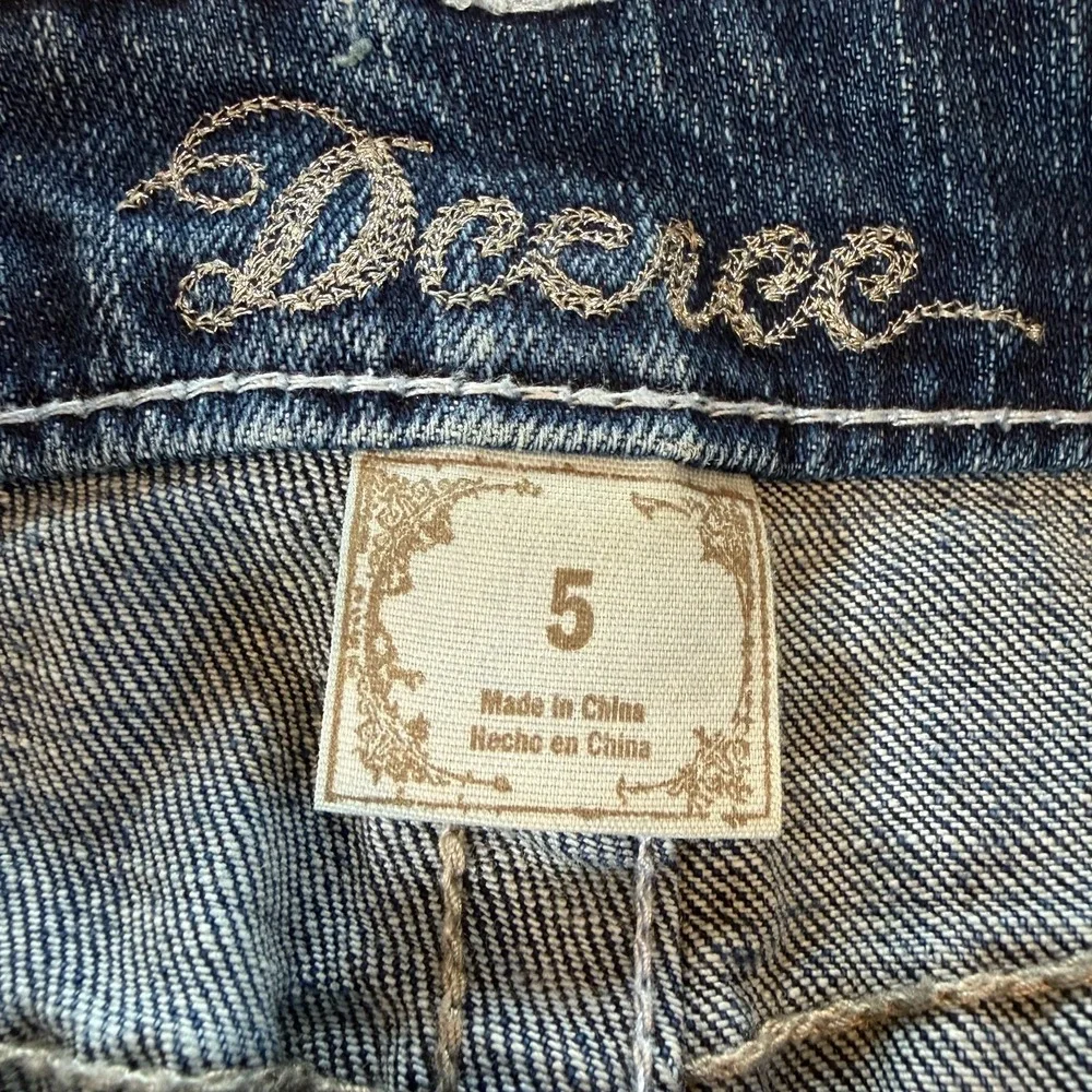 Decree vintage y2k
